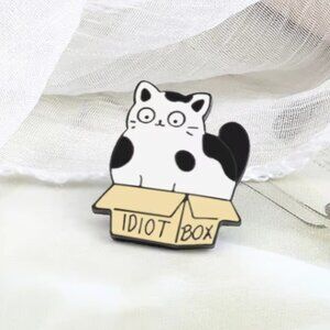 Cat - Idiot Box - Enamal Pin